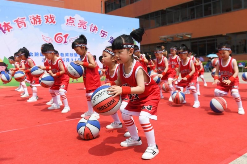 《银与绯》定档6月26日，哥特暗黑世界全球同步上线！